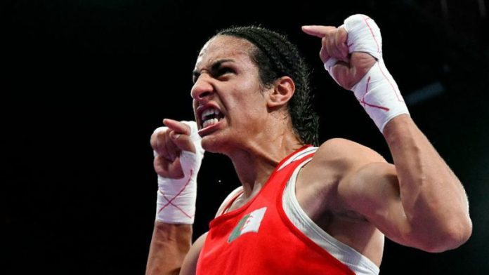 Imane Khelif, una de las dos boxeadoras de París-2024 inmersas en una polémica de género, aseguró la primera medalla de Argelia.