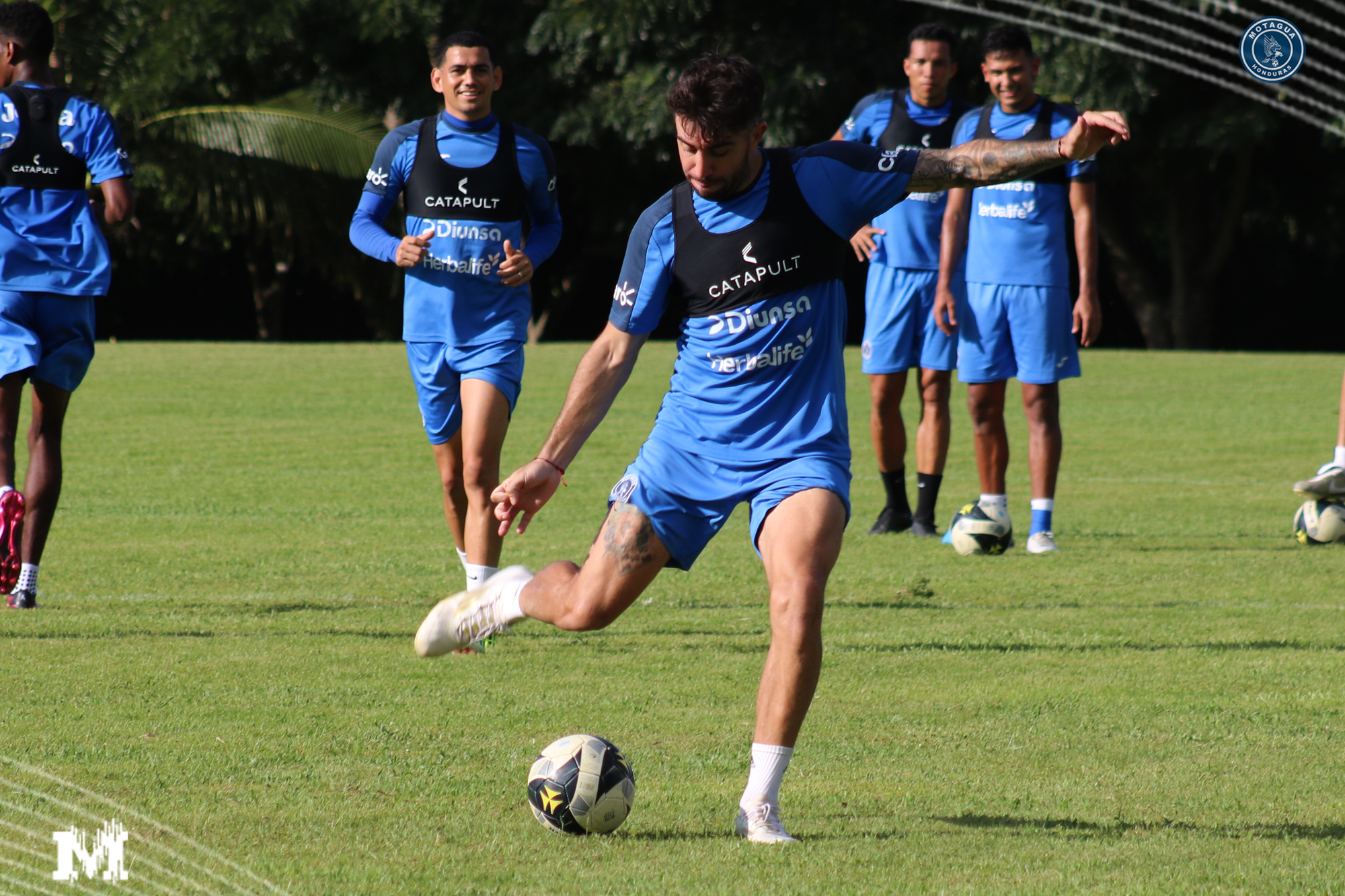 El delantero argentino, Agustín Auzmendi, afinó la puntería previo al partido frente al Herediano.