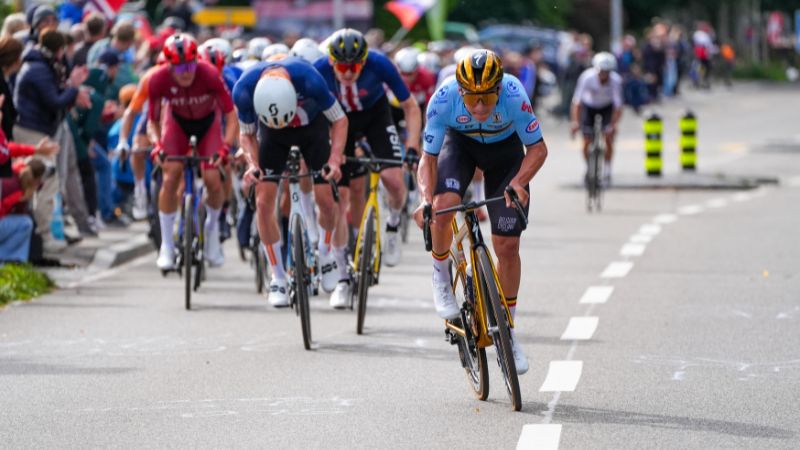 Remco Evenepoel de Bélgica ataca en el evento de ciclismo en ruta Elite masculino durante el Campeonato Mundial de Ruta UCI 2024.