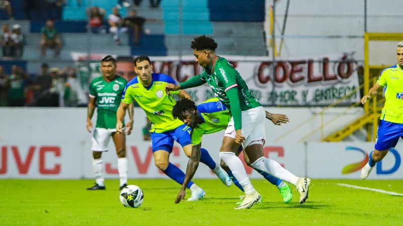 Contra Potros de Olancho FC, los "verdes" se vieron seguros, manejando el balón y contundentes.