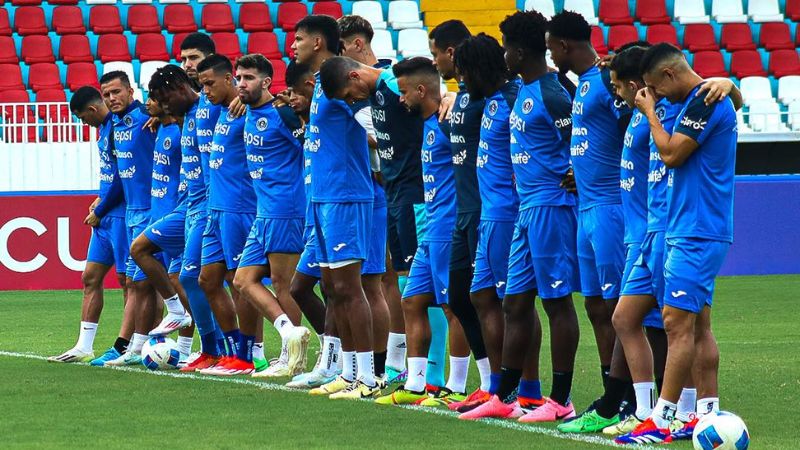 Los jugadores motagüenses mostraron unidad en el entrenamiento que realizaron en el estadio Nacional "Chelato Uclés".