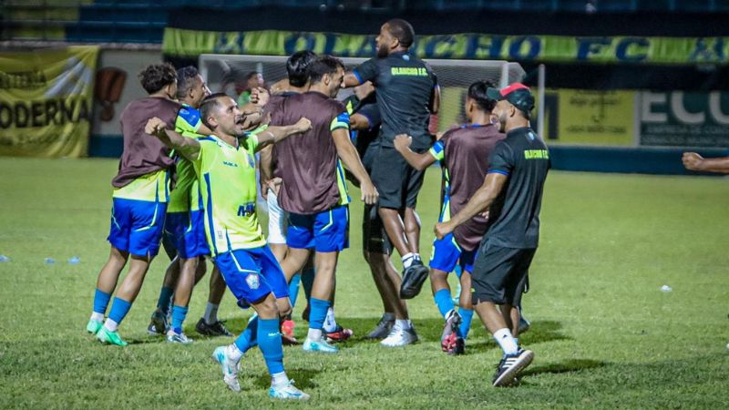 Los jugadores de Potros de Olancho FC celebran el triunfo dominical sobre el Juticalpa FC.