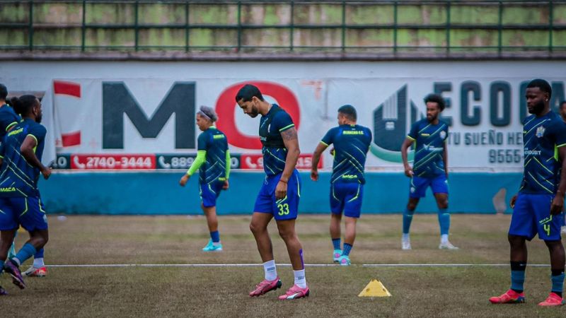 Los jugadores de Potros de Olancho FC ahora apuntan a Marathón, este domingo, en el estadio Morazán.