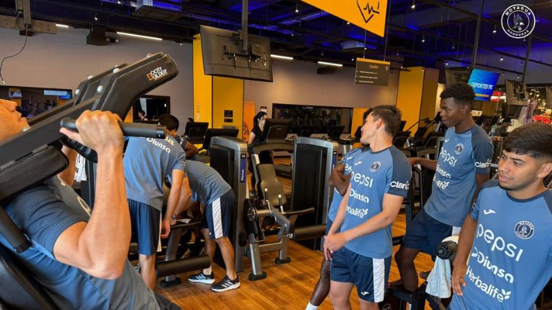 Los jugadores de Motagua realizan trabajo de gimnasio para estar físicamente al 100 para enfrentar el torneo de Apertura y la Copa Centroamericana de la Concacaf.