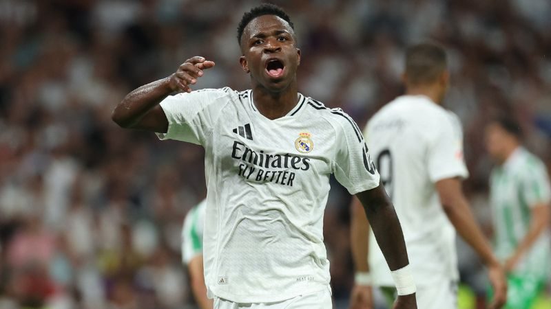 El futbolista brasileño Vinicius Junior provocó polémica en España al sugerir que habría que retirarle la sede del Mundial 2030.