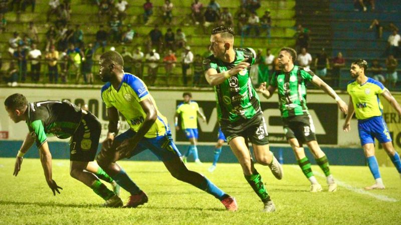 El clásico de los olanchanos celebrado en el estadio Juan Ramón Brevé Vargas fue ganado por los Potros.