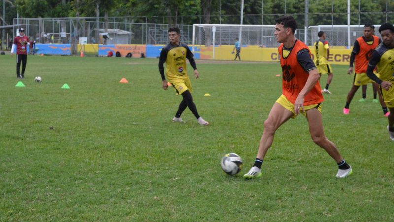 Ahora, bajo las órdenes de Jhon Jairo López, Génesis Comayagua se prepara para visitar el domingo 20 de octubre a Lobos UPNFM.