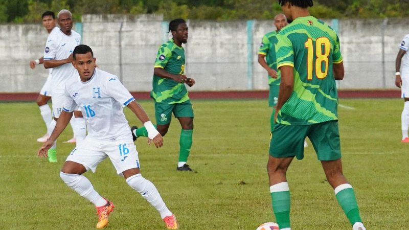 Para Reinaldo Rueda, el estado de la cancha no colaboró para los jugadores de buen pie como Edwin Rodríguez.