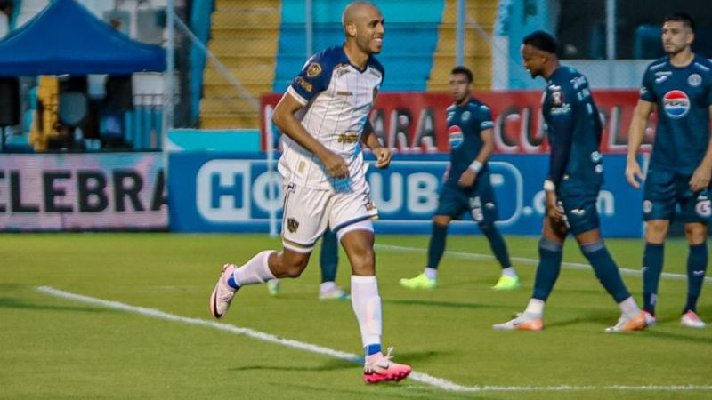 Eddie Hernández espera continuar con su racha goleadora frente a Génesis Comayagua.