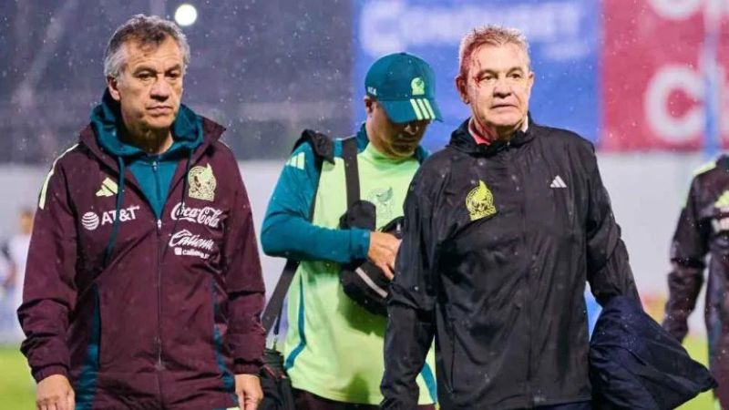 El seleccionador mexicano, Javier Aguirre, será investigado por Concacaf por su comportamiento durante el partido contra Honduras.