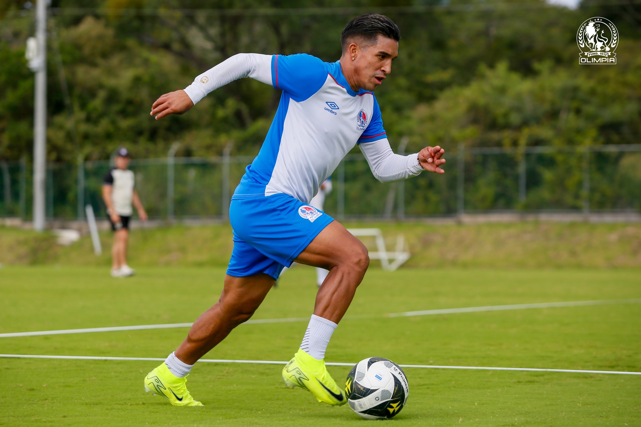 Michael Chirinos cuenta que le ilusiona ganar el pentacampeonato con Olimpia.