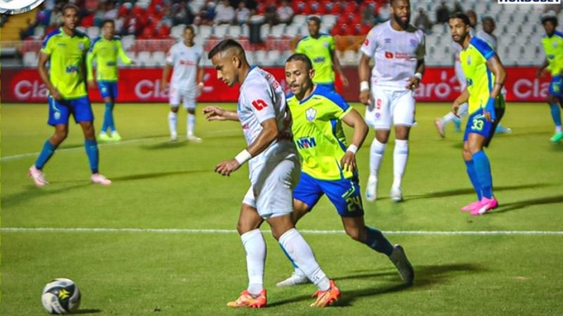 Ramón Maradiaga lamenta lo temeroso que entraron sus jugadores en el partido frente a Olimpia.