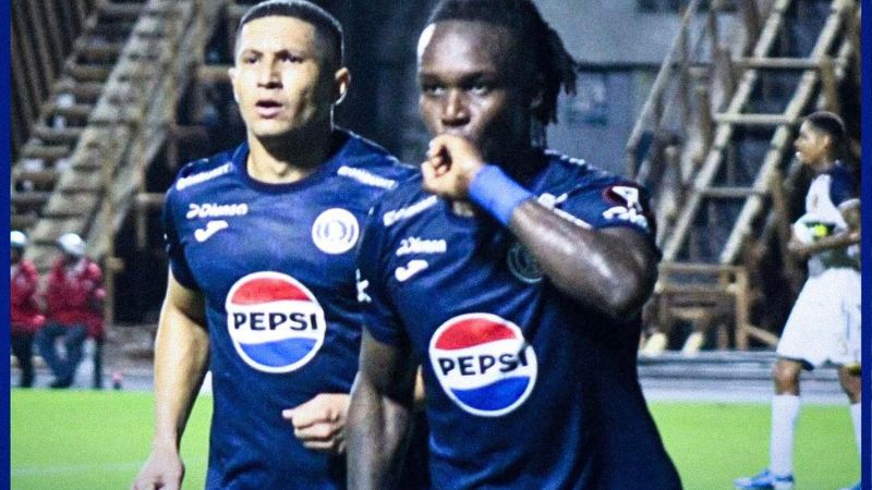 Rubilio Castillo se encargó de anotar los dos goles que le dieron a Motagua el empate 2-2 ante Potros de Olancho FC.