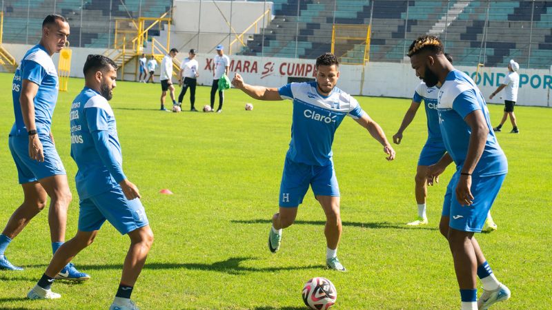 Sorpresas en la alineación prepara Reinaldo Rueda para el compromiso contras los "aztecas".