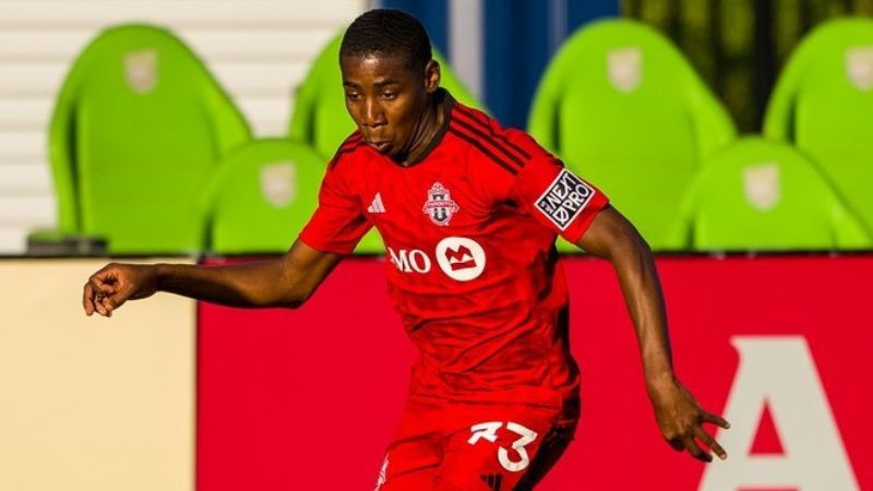 El delantero Jesús Batiz se mantiene a la deriva en la MLS, al ser descartado por el Toronto FC.