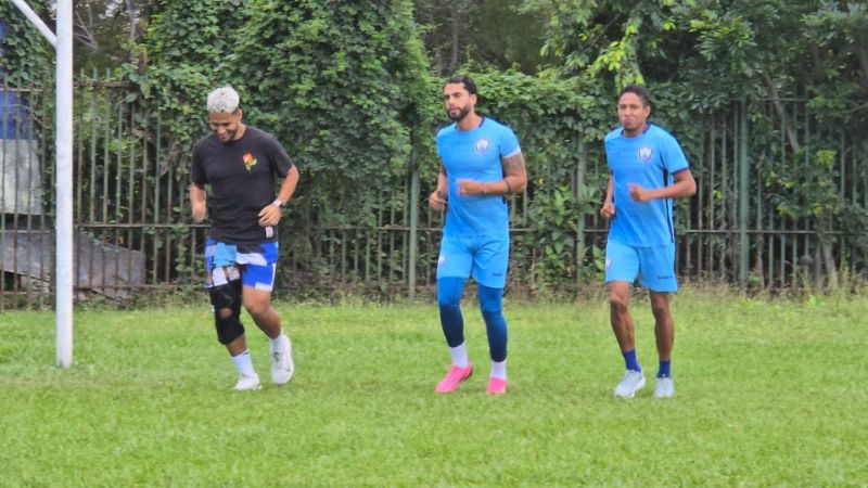 Alex López, Nelson Muñoz y Christian Altamirano son parte de las bajas de Potros de Olancho FC.