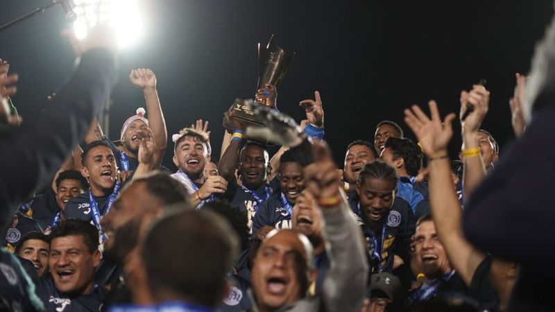 Los motagüenses celebran la Copa 19 en Liga Nacional y se disfruta más porque se le ganó al archirrival.