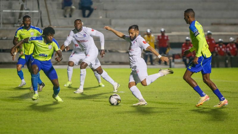 Los equipos Olimpia y Potros de Olancho FC son los únicos que se oponen al aumento de clubes en la Liga Nacional.