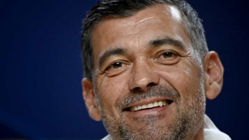 El entrenador portugués del FC Porto, Sergio Conceicao, pasa a dirigir al AC Milan de Italia.