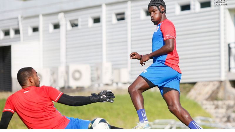 El delantero Alberth Elis llegó a un acuerdo con Olimpia y será uno de los refuerzos para el torneo de Clausura 2025.