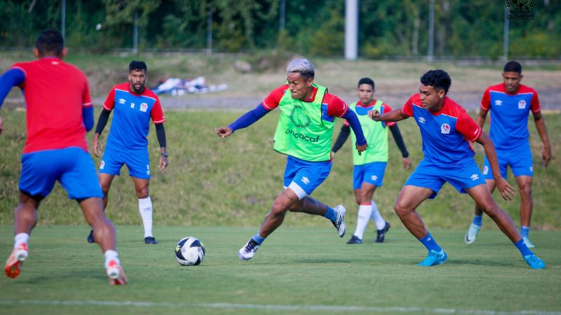 A través de un comunicado, el Olimpia oficializó la salida del defensa derecho, Andy Najar.