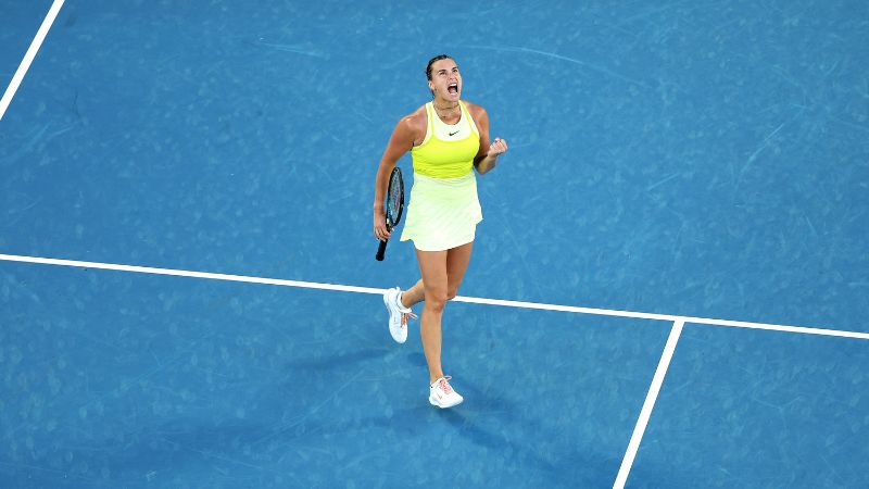 La bielorrusa Aryna Sabalenka reacciona tras un punto contra la estadounidense Sloane Stephens.