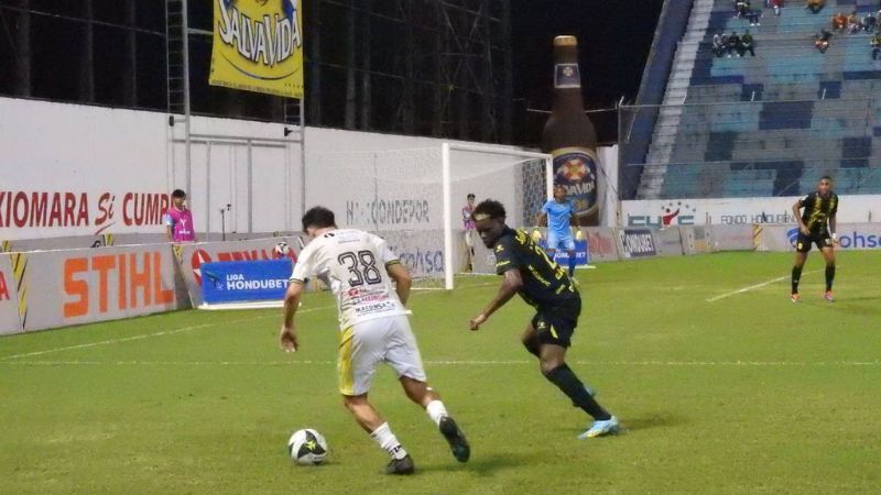Anuncian que dentro de unos 10 días la grama del estadio Morazán volverá a su estado normal.