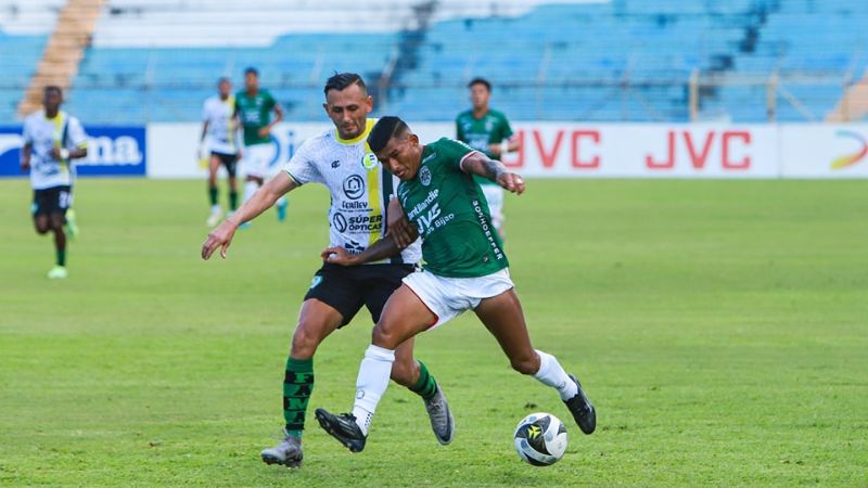 Juticalpa FC y Marathón se enfrentan en el estadio Carlos Miranda de Comayagua.