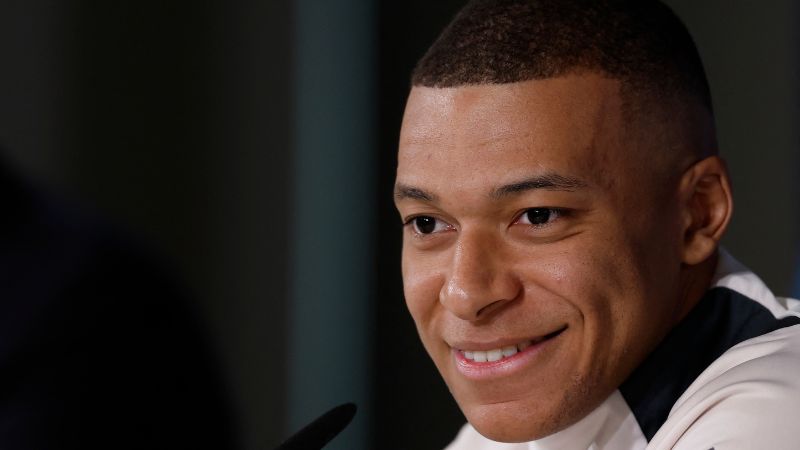 Kylian Mbappé ha vuelto a sonreír con la camisa del Real Madrid.