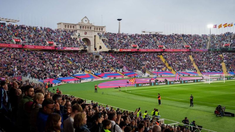 El Barcelona solicitará seguir jugando en el estadio Olímpico de Montjuïc hasta final de temporada.