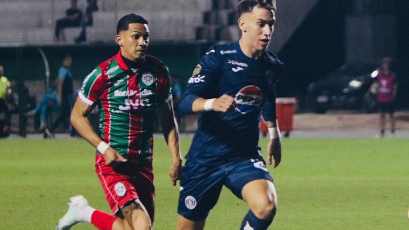 El delantero argentino, Rodrigo Auzmendi, anotó el primer gol para Motagua.