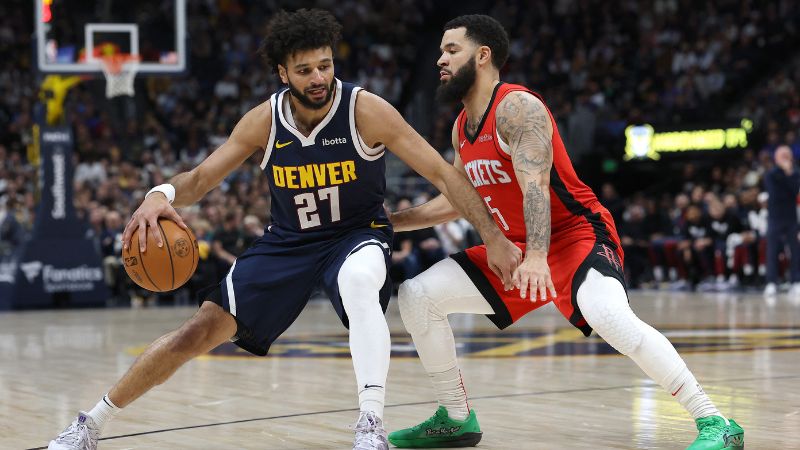 Jamal Murray de los Denver Nuggets conduce contra Fred VanVleet de los Houston Rockets.