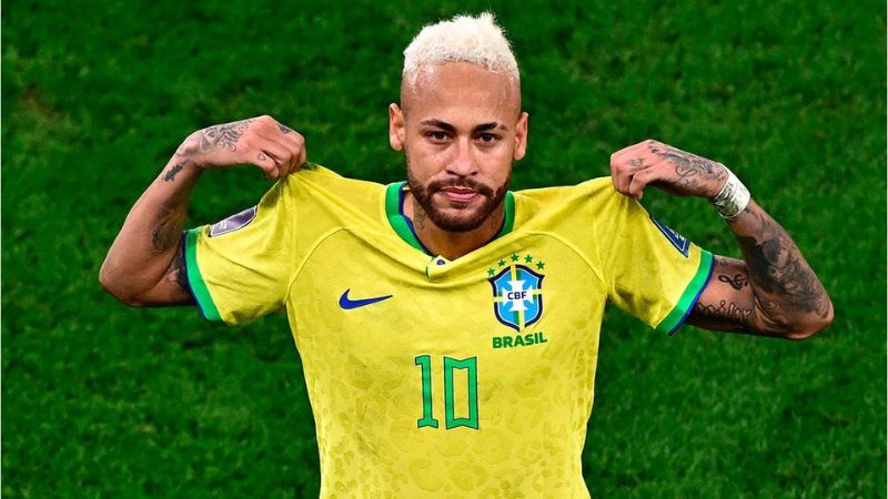 Neymar no se ha podido recuperar de una lesión que lo ha mantenido casi un año fuera de las canchas.