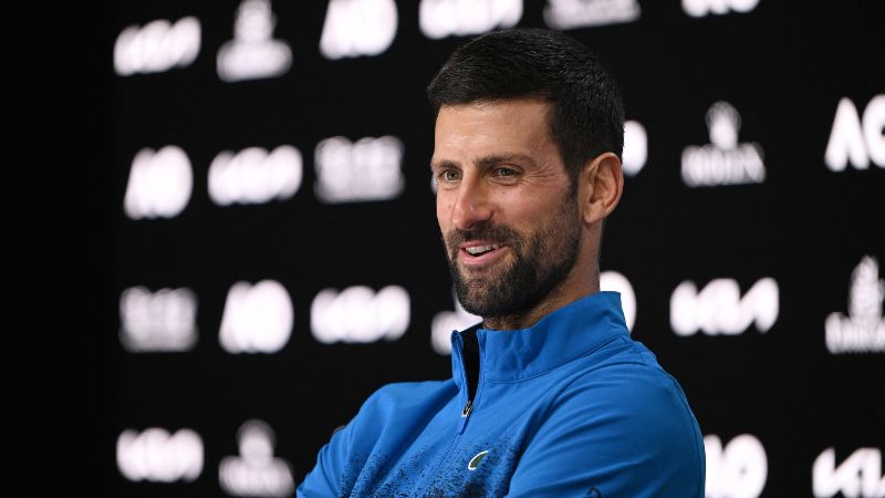 El serbio Novak Djokovic continúa a paso firme en el Abierto de Australia.