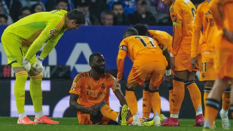 Antonio Rüdiger sufre una lesión en el bíceps femoral y no estaría frente al Atlético de Madrid y el Manchester City.