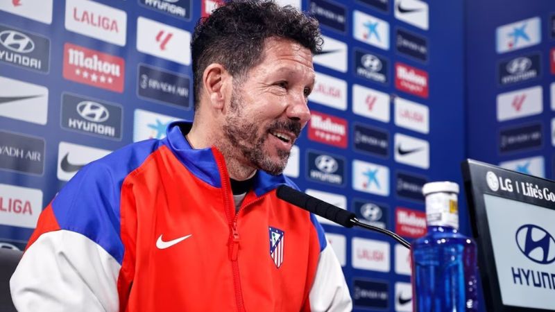 El técnico del Atlético de Madrid, Diego Pablo Simeone, está consciente que les tocará sufrir frente al Barcelona.