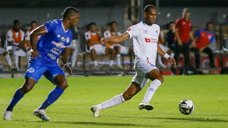 Olimpia y Victoria se enfrentan en el estadio Nacional 