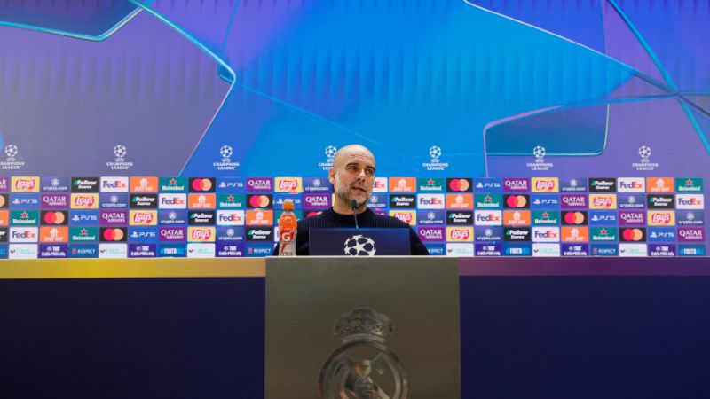 El entrenador español del Manchester City, Pep Guardiola, ofrece una conferencia de prensa previo al duelo frente al Real Madrid.