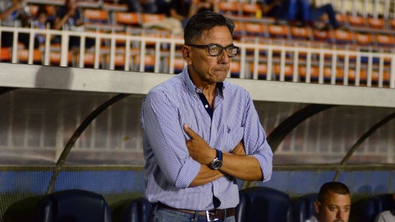 El doctor Salomón Nazar estará al frente del equipo Lobos UPNFM a partir de la jornada 7 del torneo de Clausura.