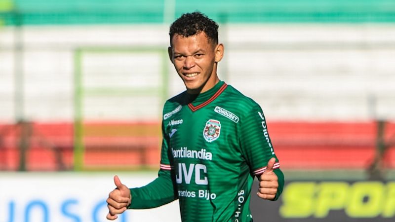 Damín Ramírez anotó el tercer gol de Marathón sobre Juticalpa FC.