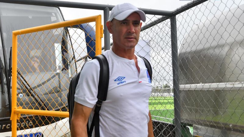 El técnico de Olimpia, Eduardo Espinel, considera que van por el camino correcto al título.