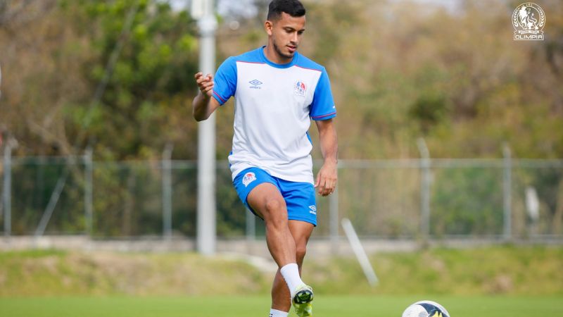 El mediocampista de Olimpia, Edwin Rodríguez, podría tener minutos frente a Lobos UPNFM.