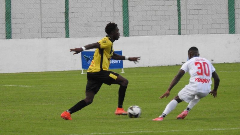 El técnico del Génesis Comayagua, Jhon Jairo López, considera que su equipo fue un digno rival de Olimpia.