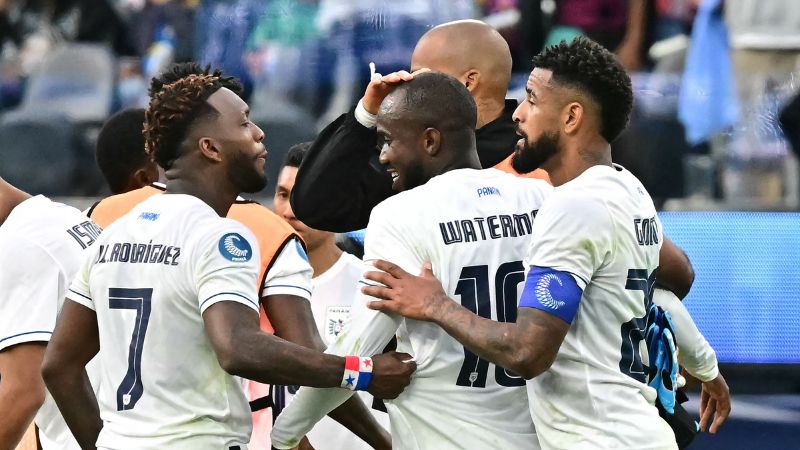 El delantero panameño, Cecilio Waterman, celebra el gol frente a Estados Unidos.