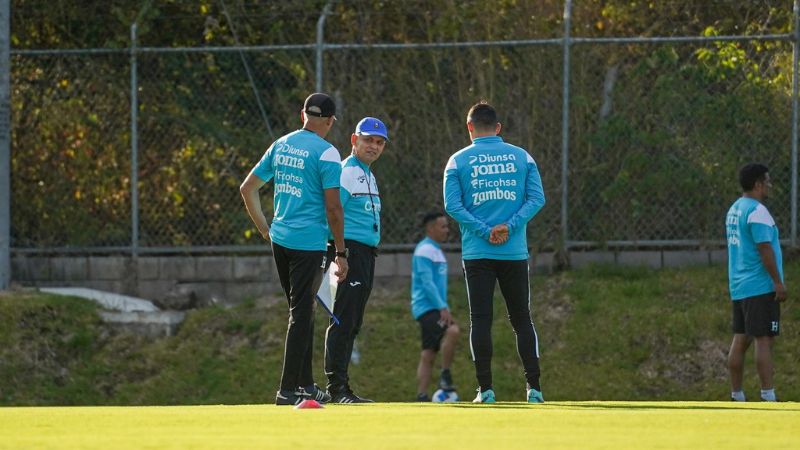 El seleccionador nacional, Reinaldo Rueda, convocó 24 jugadores para el segundo microciclo del año.