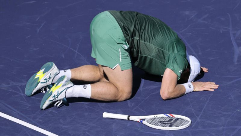 El neerlandés Tallon Griekspoor celebra su victoria frente a Alexander Zverev en Indian Wells.