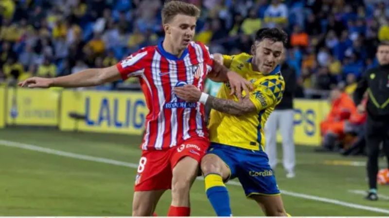 El Atlético de Madrid sucumbió en su visita a Las Palmas y se ubica a 10 puntos del líder Barcelona.