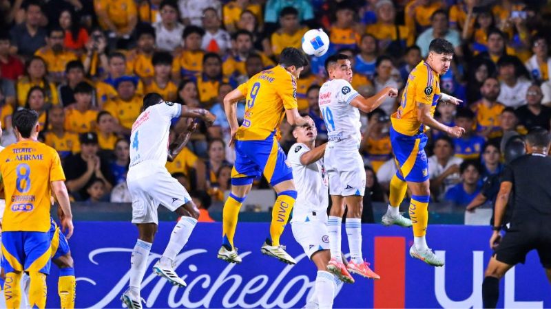Cruz Azul y Tigres definirán este jueves el segundo finalista de la Concachampions.