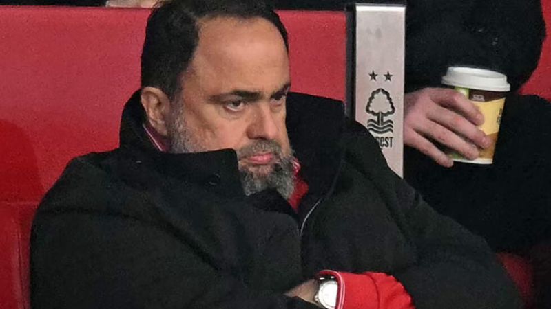 El propietario del Nottingham Forest, Evangelos Marinakis, renunciará a su estatus de accionista mayoritario si el club clasifica a la Champions.