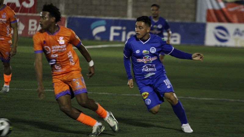 Victoria y Lobos UPNFM se enfrentan en el estadio San Jorge de Olanchito.